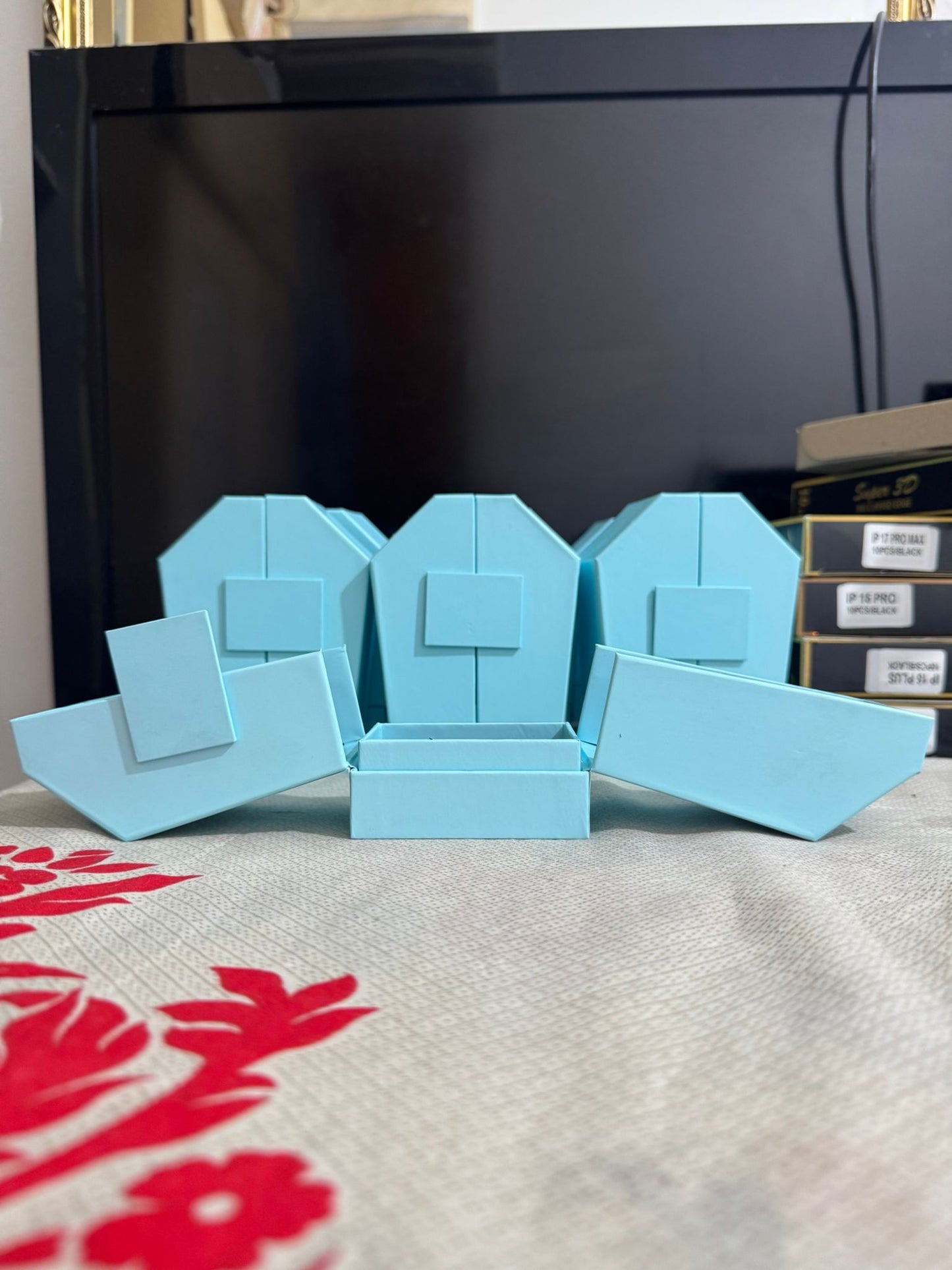Gift box on sale contact if any want buy lot on discount (Copy) (Copy)